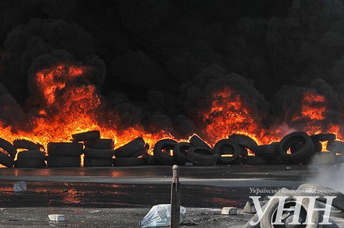 Ukraine: Kiev bạo loạn vì chính quyền đòi gỡ trại Maidan - ảnh 1