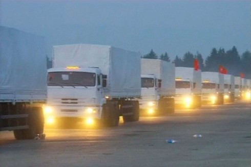 Mỹ giục Kiev siết chặt kiểm tra đoàn xe nhân đạo của Nga - ảnh 1