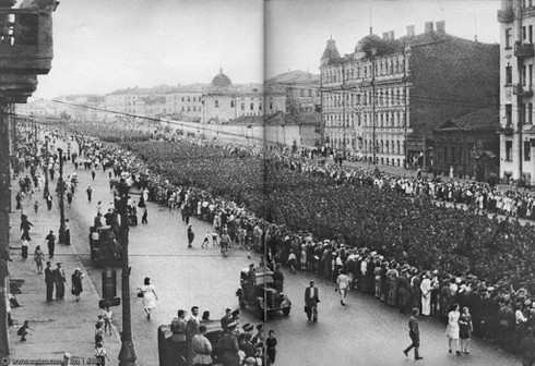 Ukraine: Ý đồ nào khi ly khai dẫn giải tù binh ngày độc lập? - ảnh 7