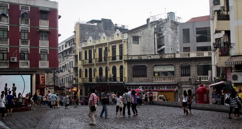 Macau đua theo Hồng Kông, tổ chức thăm dò dân chủ - ảnh 1