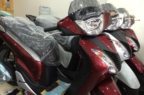 Giá đến 250 triệu đồng, SH Sporty nhập vẫn hút khách - ảnh 1