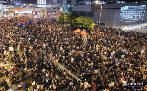 Hong Kong: Người biểu tình phải giải tán trước thứ Hai - ảnh 1