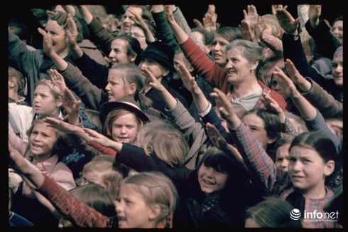 Ảnh màu hiếm có về “Thời đại Hitler” - ảnh 3