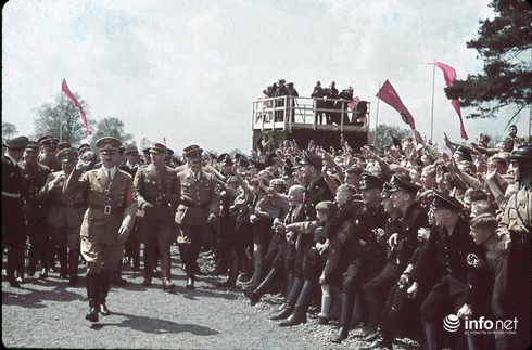 Ảnh màu hiếm có về “Thời đại Hitler” - ảnh 5