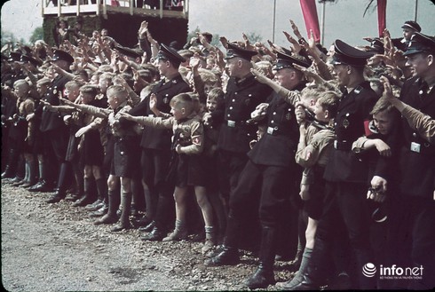 Ảnh màu hiếm có về “Thời đại Hitler” - ảnh 7