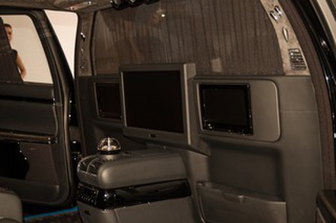 Khám phá Maybach 62S của bố chồng Hà Tăng - ảnh 14