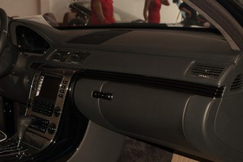 Khám phá Maybach 62S của bố chồng Hà Tăng - ảnh 11