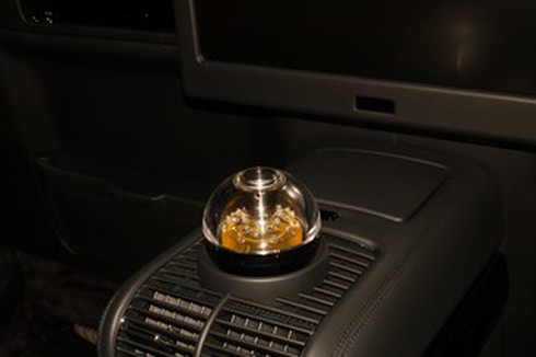 Khám phá Maybach 62S của bố chồng Hà Tăng - ảnh 3