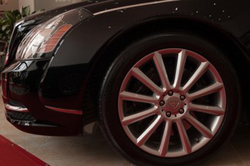 Khám phá Maybach 62S của bố chồng Hà Tăng - ảnh 10