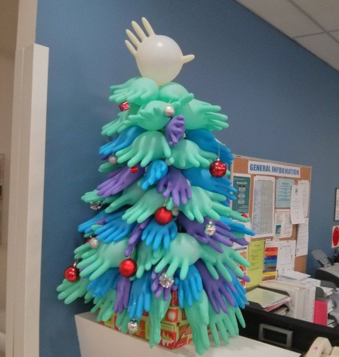 11 mẫu cây thông Noel sáng tạo từ phế liệu - ảnh 8
