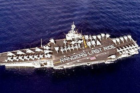 Bán tàu sân bay giá 1 xu - ảnh 1