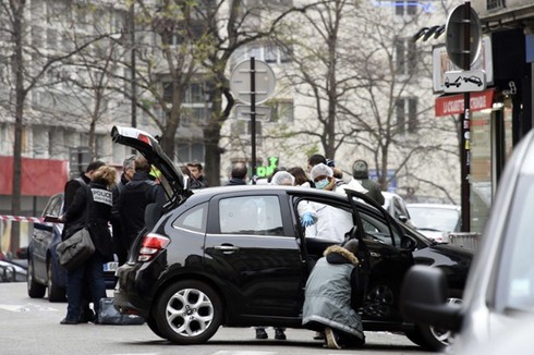 Nóng: Thảm sát toà soạn báo ở Paris, 12 người chết, 10 bị thương - ảnh 2