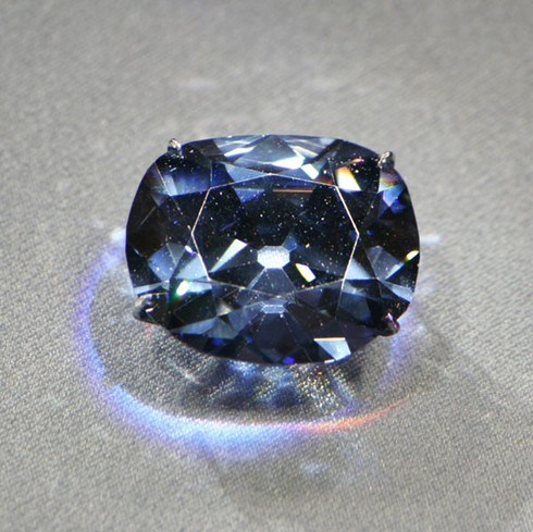 Bí ẩn những viên đá quý mang lời nguyền... quỷ ám - ảnh 1