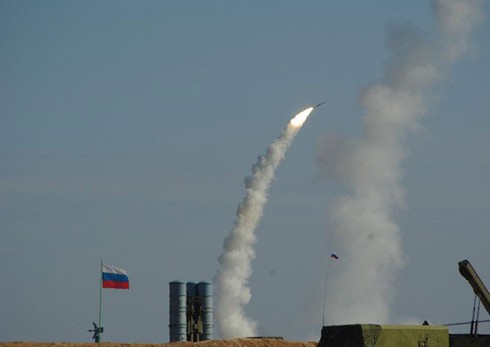 S-300 đọ sức Tomahawk và F-15 - ảnh 1