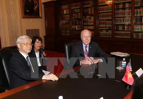 Tổng Bí thư Nguyễn Phú Trọng tiếp đón Thượng nghị sỹ John McCain - ảnh 2