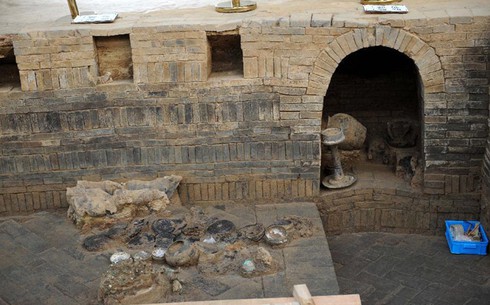 Bí ẩn về lăng mộ chứa 800 tấn châu báu trong địa cung - ảnh 11