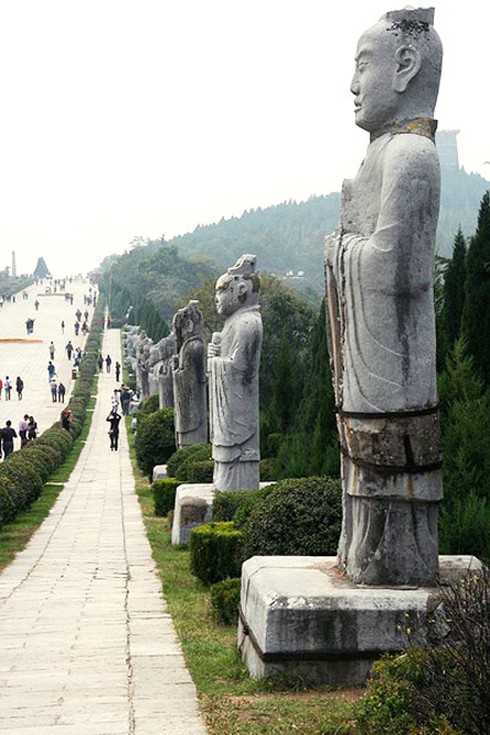 Bí ẩn về lăng mộ chứa 800 tấn châu báu trong địa cung - ảnh 4