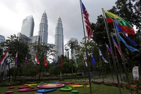 Khủng bố, tranh chấp biển sẽ