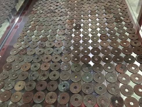 Cận cảnh bộ sưu tập tiền cổ trị giá cả tỷ đồng của thầy giáo dạy văn - ảnh 4