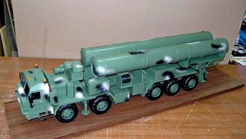 Lộ diện mô hình bệ phóng tên lửa S-500 - ảnh 1