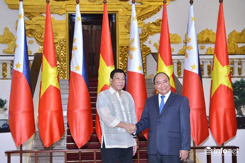 Thủ tướng Nguyễn Xuân Phúc hội kiến với Tổng thống Philippines - ảnh 1