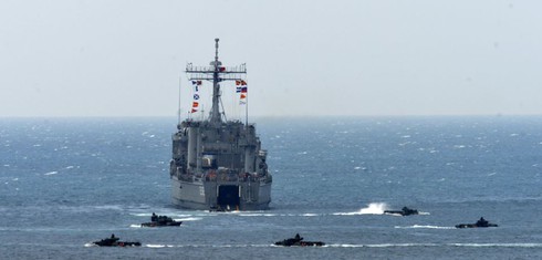 Quan chức Mỹ nóng lòng bán vũ khí cho Đài Loan - ảnh 1