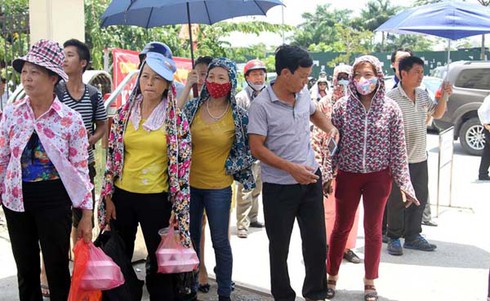 Kỳ thi ĐHQGHN: Phát 1.200 suất cơm miễn phí chỉ trong một ngày - ảnh 2