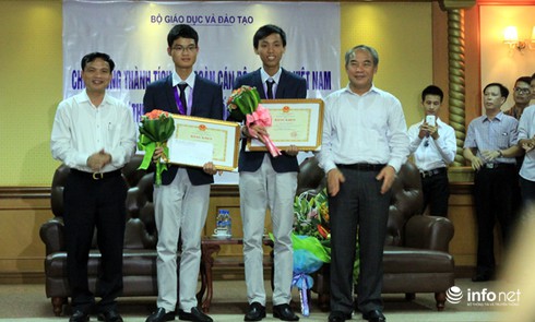 Cậu bé đoạt Huy chương vàng Olympic Toán quốc tế