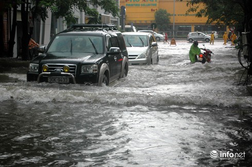 Phòng CSGT khuyến cáo người dân tránh ngập - ảnh 1