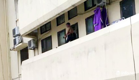 Nam thanh niên nghi ngáo đá, náo loạn bệnh viện - ảnh 1