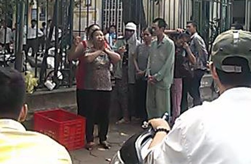 “Thánh cô chữa bách bệnh” xuất hiện trước Bệnh viện K: Lãnh đạo BV nói gì? - ảnh 1