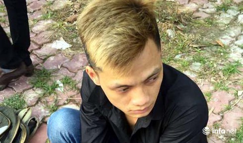 Thợ cắt tóc cầm ma túy thuê xe ôm đi... xin việc - ảnh 1