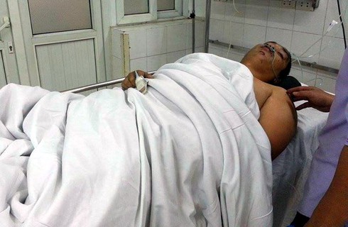 Thượng úy bị xe tải tông, kéo lê 20m vẫn chưa nói được - ảnh 1