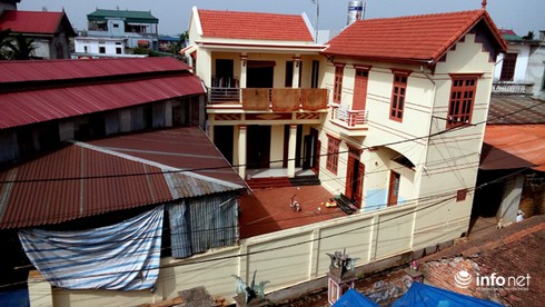 Nghi phạm đâm chết 2 bố con ở Hà Nội bị khởi tố 2 tội giết người, cướp tài sản - ảnh 3