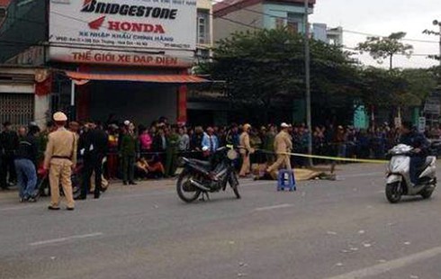 Nữ sinh đang đi học bị xe buýt cán tử vong - ảnh 1