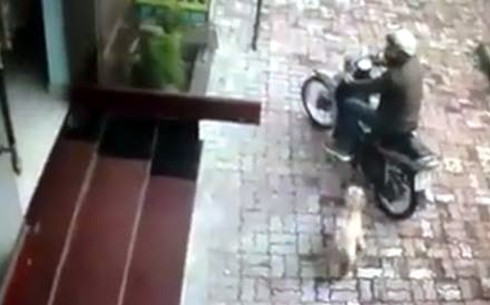 Thực hư đoạn clip “thôi miên lừa tiền” xảy ra ở Bắc Ninh? - ảnh 1