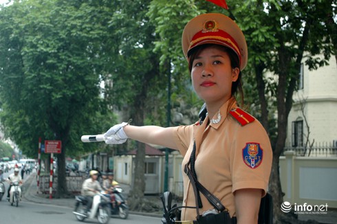 Phạt hành chính đối với những người đi bộ sai luật có khả thi? - ảnh 1