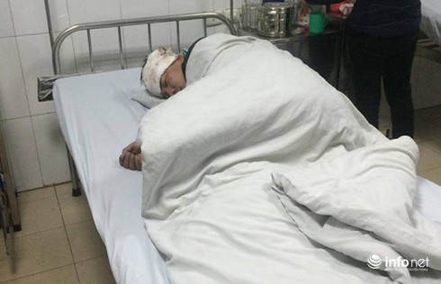 Đuổi chém đối phương bị “phản pháo” bất tỉnh, nhập viện - ảnh 2