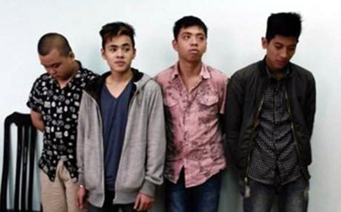 Bảo vệ công ty đi cướp để... thể hiện có máu