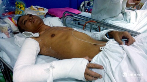 Công an đang làm rõ vụ nhóm côn đồ truy sát nam thanh niên trong đêm ở Hà Nội - ảnh 1