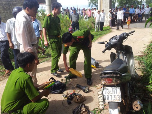 Đang thổi xôi phát hiện hai thanh niên trộm chó - ảnh 1
