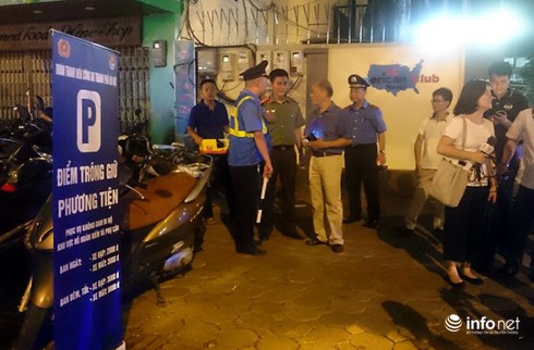 Phó chủ tịch, công an quận “bí mật” kiểm tra bãi trông giữ xe
