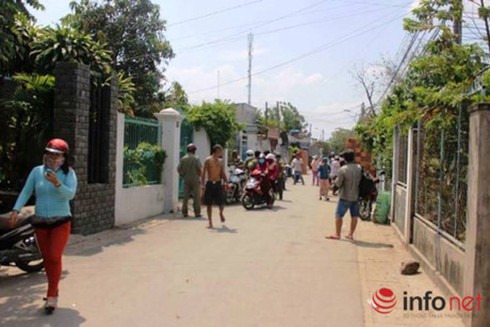 Chồng tìm thấy vợ uống rượu say, kéo về nhà đâm tử vong - ảnh 1