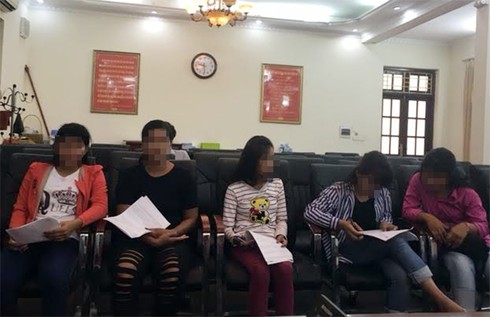 Trao trả về nước 5 người Campuchia bị lừa bán ra nước ngoài - ảnh 1