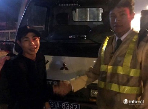 Phu hồ bị chủ bỏ đói, quỵt tiền được CSGT Thủ đô giúp đỡ đưa về nhà - ảnh 2