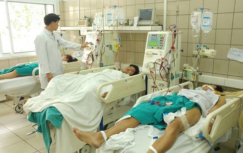 Công an Hà Nội khởi tố vụ án 9 sinh viên ngộ độc rượu - ảnh 1