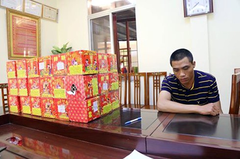 Bắt hai đối tượng vận chuyển hơn 80kg pháo nổ từ Trung Quốc - ảnh 1