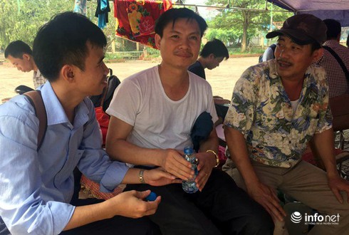 Người dân Đồng Tâm thả Trưởng ban Tuyên giáo huyện, sẵn sàng đón Chủ tịch Hà Nội - ảnh 1