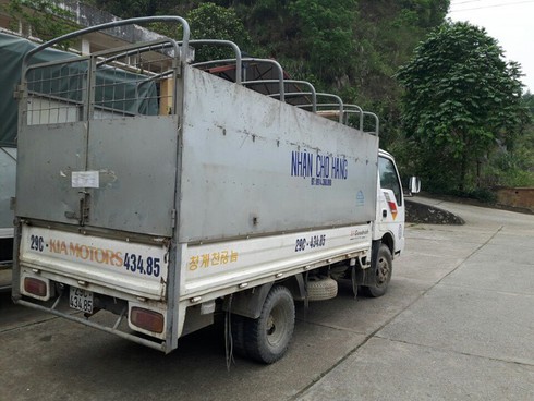 Chở pháo lậu, thấy công an liền bỏ xe tháo chạy - ảnh 1