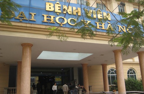 Điều tra vụ côn đồ lao vào BVĐH Y Hà Nội chém bệnh nhân - ảnh 1